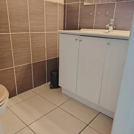 Δωμάτια σε οικογενειακή κατοικία Villa La Pepiniere